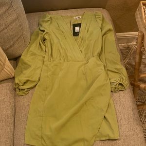 Long sleeve green dress